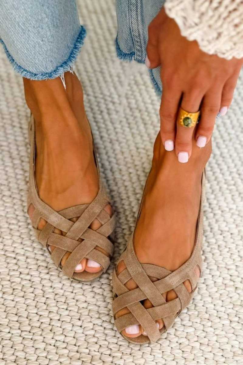 Elowen - Crisscross Knit Sandals
