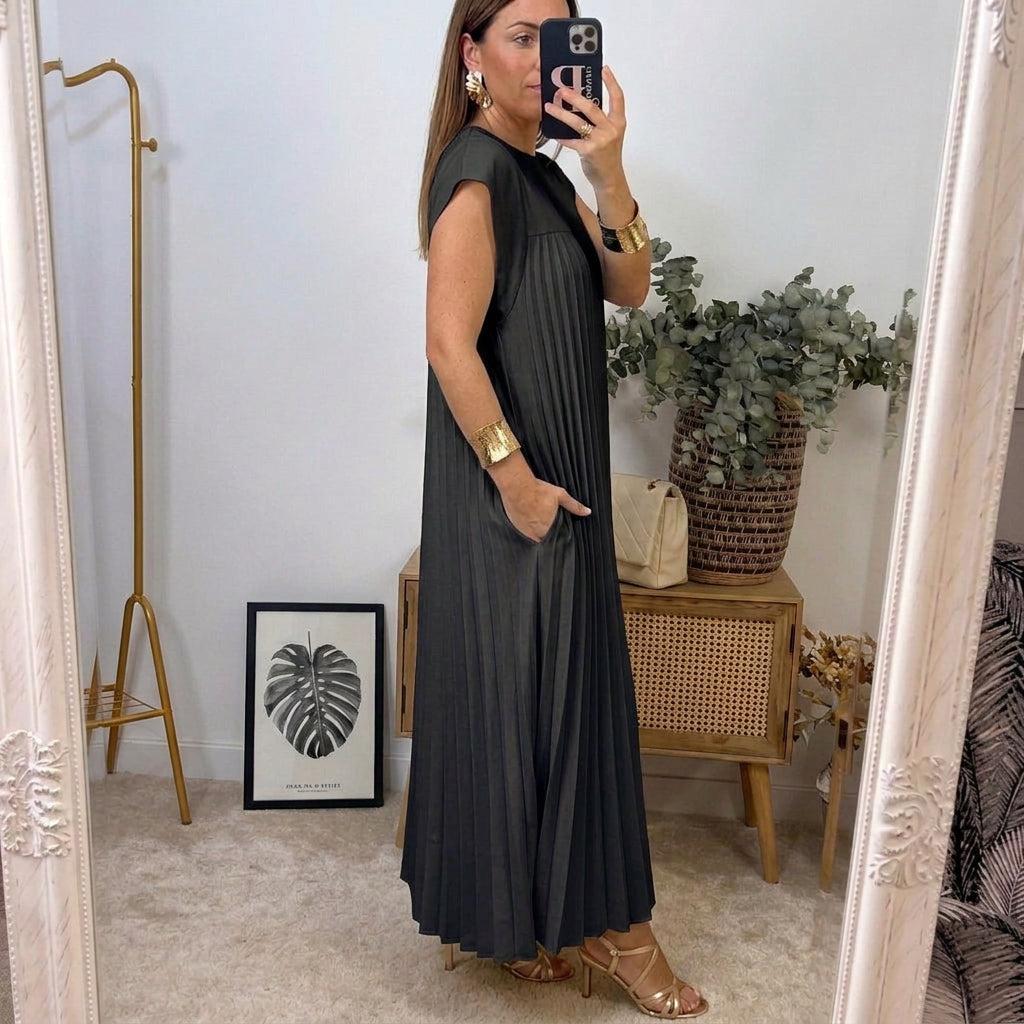Herminia - Pocketed Pleated Maxi Dress