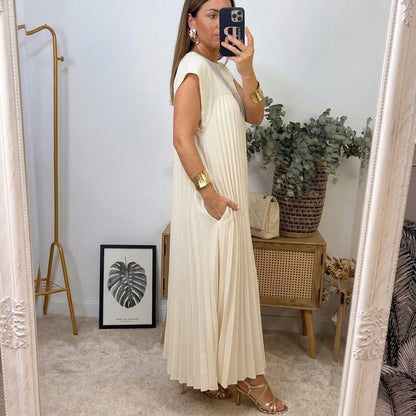 Herminia - Pocketed Pleated Maxi Dress